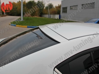 Козырек на стекло Mazda 3 (2013 - 2019) + УСТАНОВОЧНЫЙ КОМПЛЕКТ